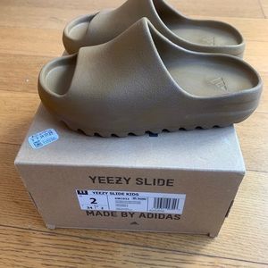 Yeezy slide kids